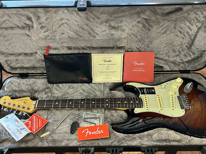 Электрогитара Fender American Professional II Stratocaster Rosewood Fretboard Anniversary 2-Color Sunburst / 8lbs. 3.8oz #US23085038
Электрогитара Fender American Professional II Stratocaster Rosewood Fretboard Anniversary 2-Color Sunburst / 8lbs. 3.8oz #US23085038