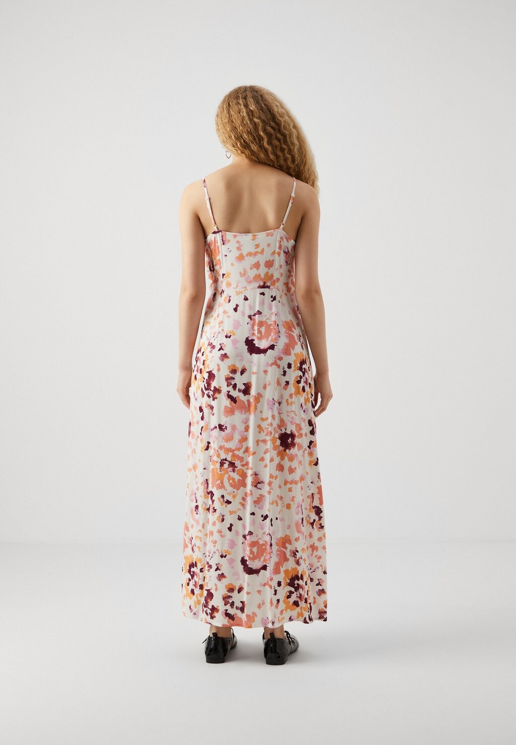 Платье макси YASTHENA STRAP ANKLE DRESS YAS, розовый
Платье макси YASTHENA STRAP ANKLE DRESS YAS, розовый