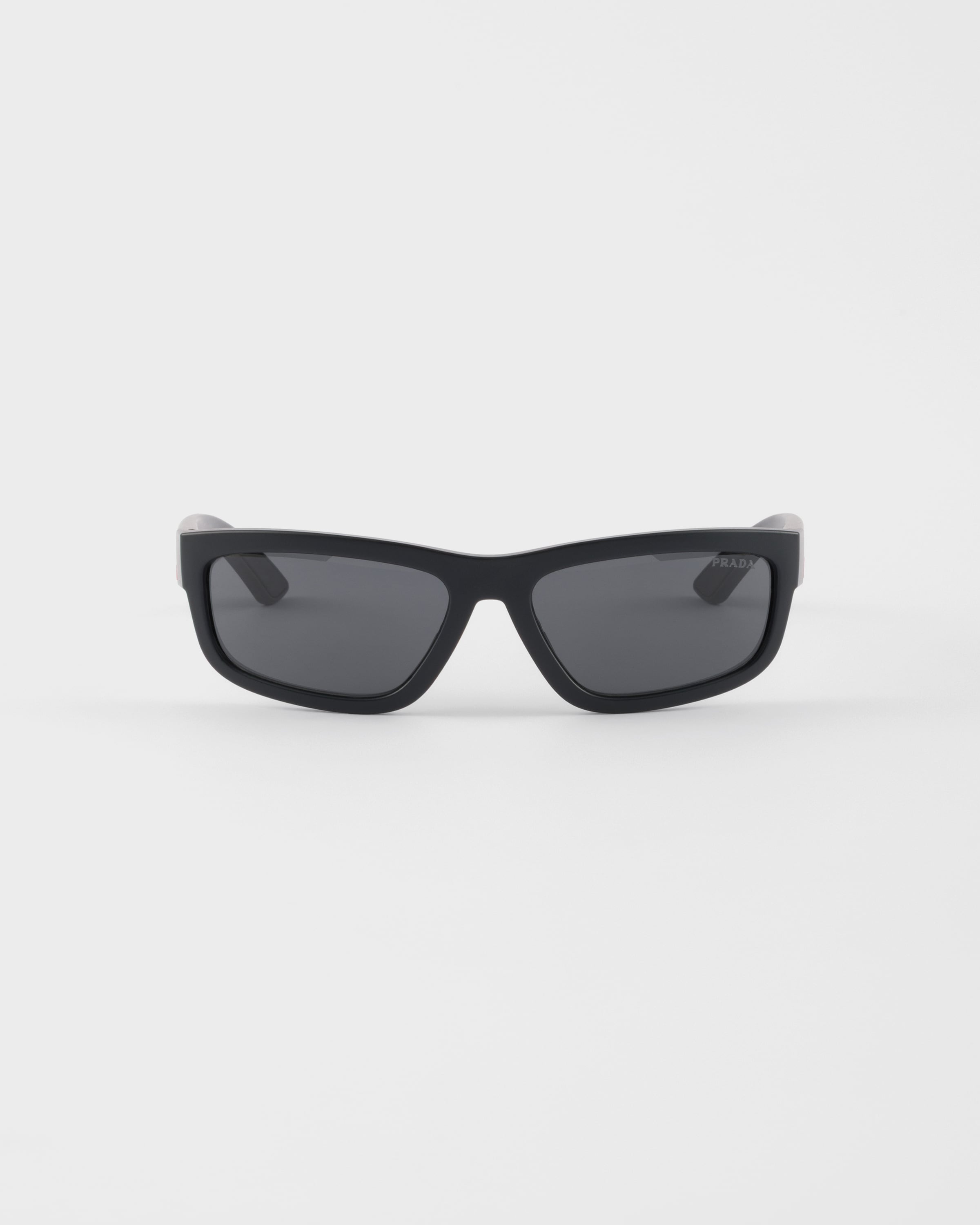 Солнцезащитные очки Prada Linea Rossa, черный
Солнцезащитные очки Prada Linea Rossa, черный
