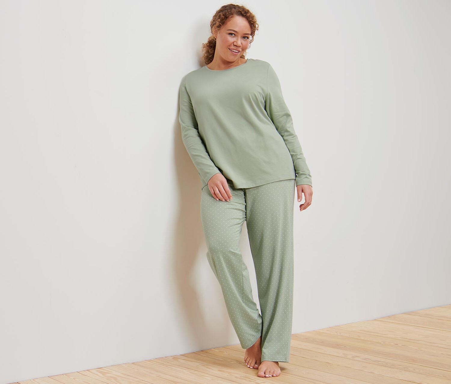 Пижама Tchibo, зелёный топ шалфея
Пижама Tchibo, зелёный топ шалфея