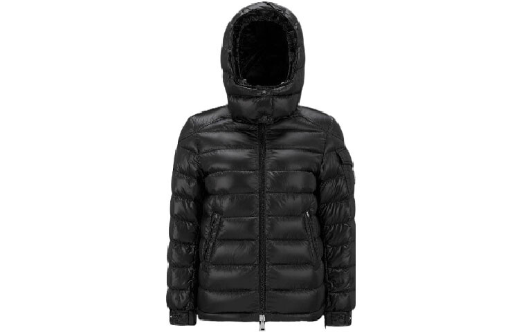 SS23 Идеи подарков на День святого Валентина Пуховик женский черный Moncler 
SS23 Идеи подарков на День святого Валентина Пуховик женский черный Moncler