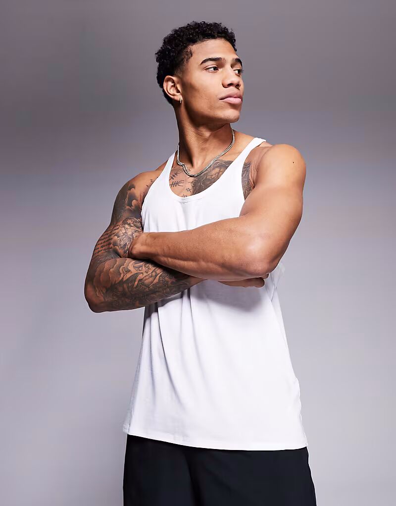 Быстросохнущая майка-стрингер белого цвета 4505
Быстросохнущая майка-стрингер белого цвета 4505