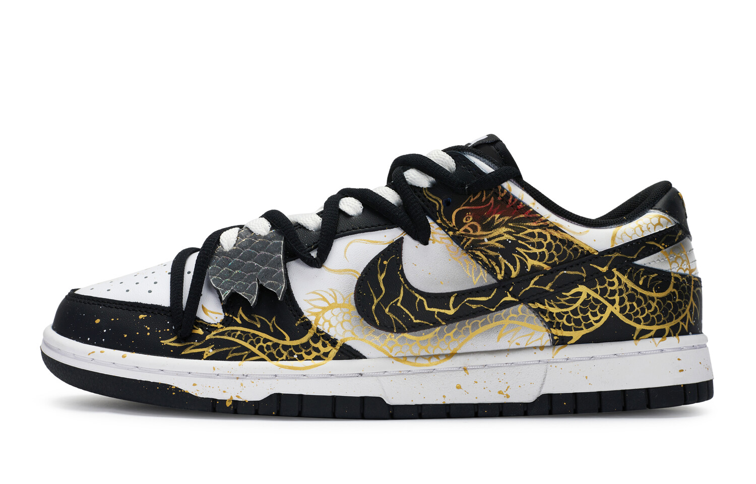 Женские кроссовки для скейтбординга Nike Dunk, White/Metallic Gold Coin/Black
Женские кроссовки для скейтбординга Nike Dunk, White/Metallic Gold Coin/Black