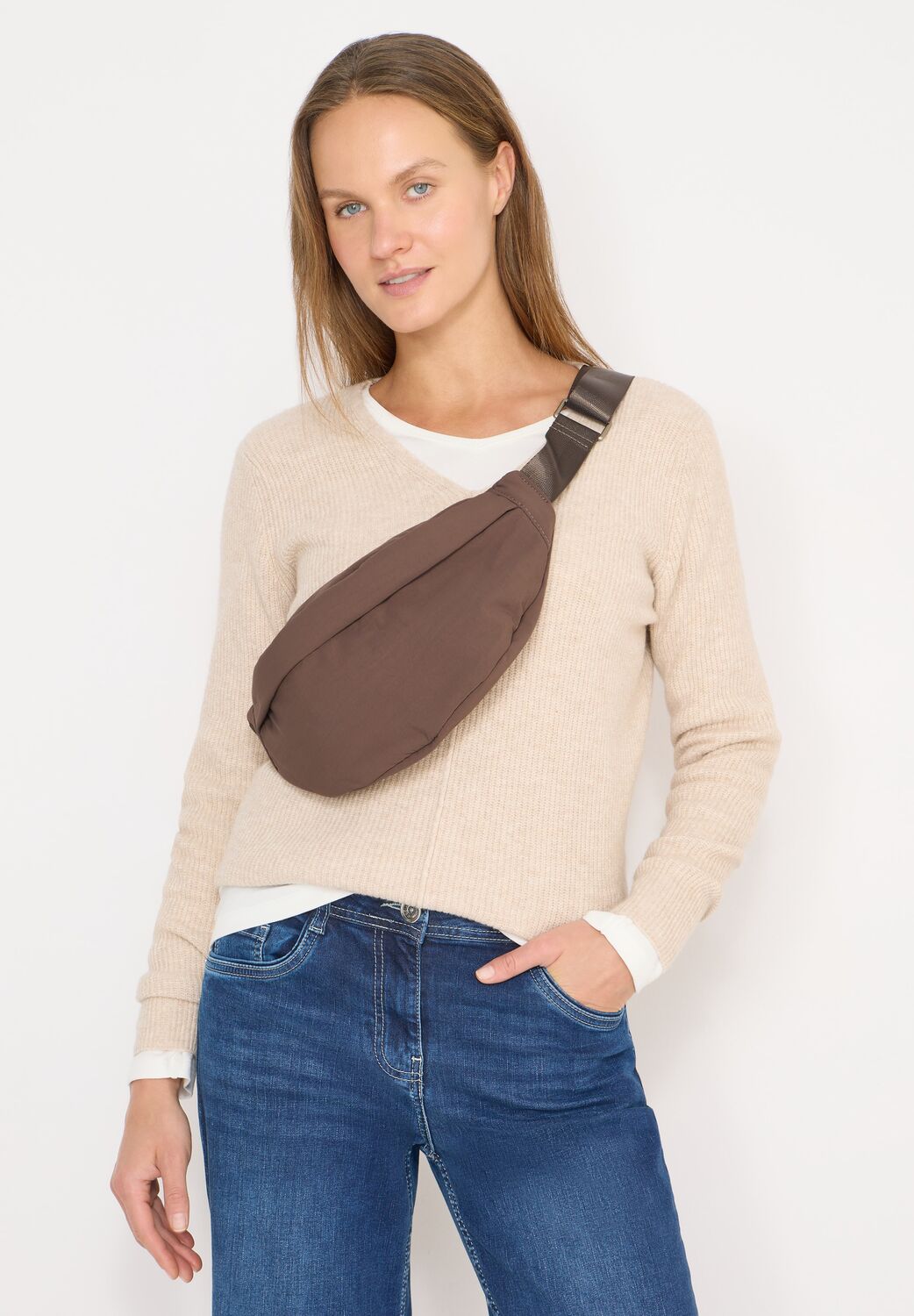 CECIL Сумка через плечо в цвете мокко
CECIL Сумка через плечо в цвете мокко