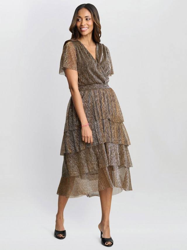 Многоярусное платье cheri цвета металлик Gina Bacconi, цвет Black/Gold
Многоярусное платье cheri цвета металлик Gina Bacconi, цвет Black/Gold