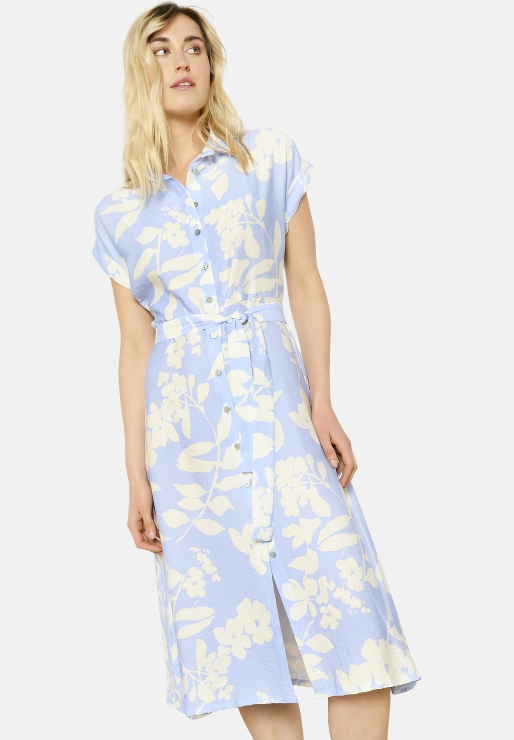 Платье-рубашка FLOWING LolaLiza, светло-голубой
Платье-рубашка FLOWING LolaLiza, светло-голубой