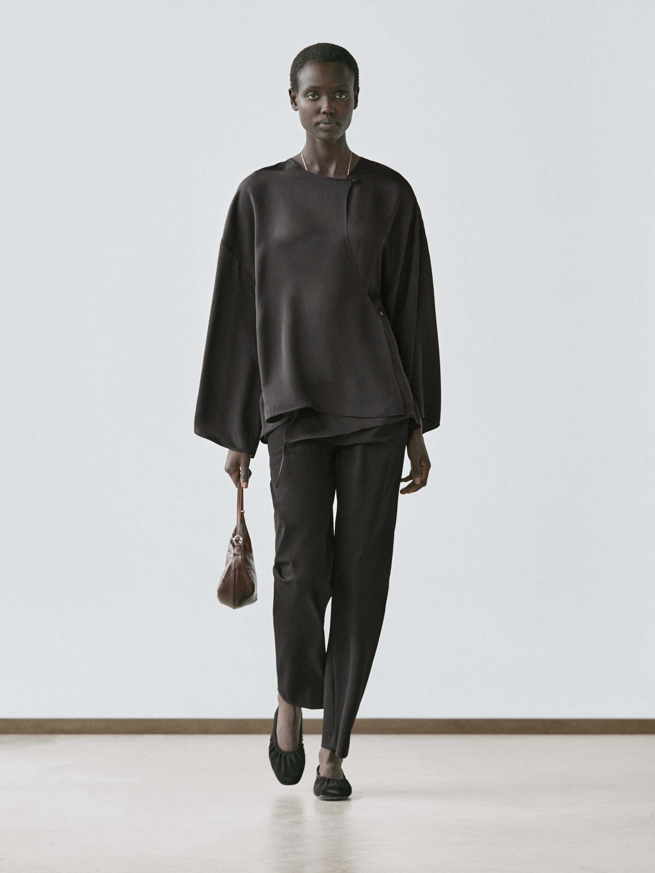 Летящая рубашка с запахом Massimo Dutti, black
Летящая рубашка с запахом Massimo Dutti, black