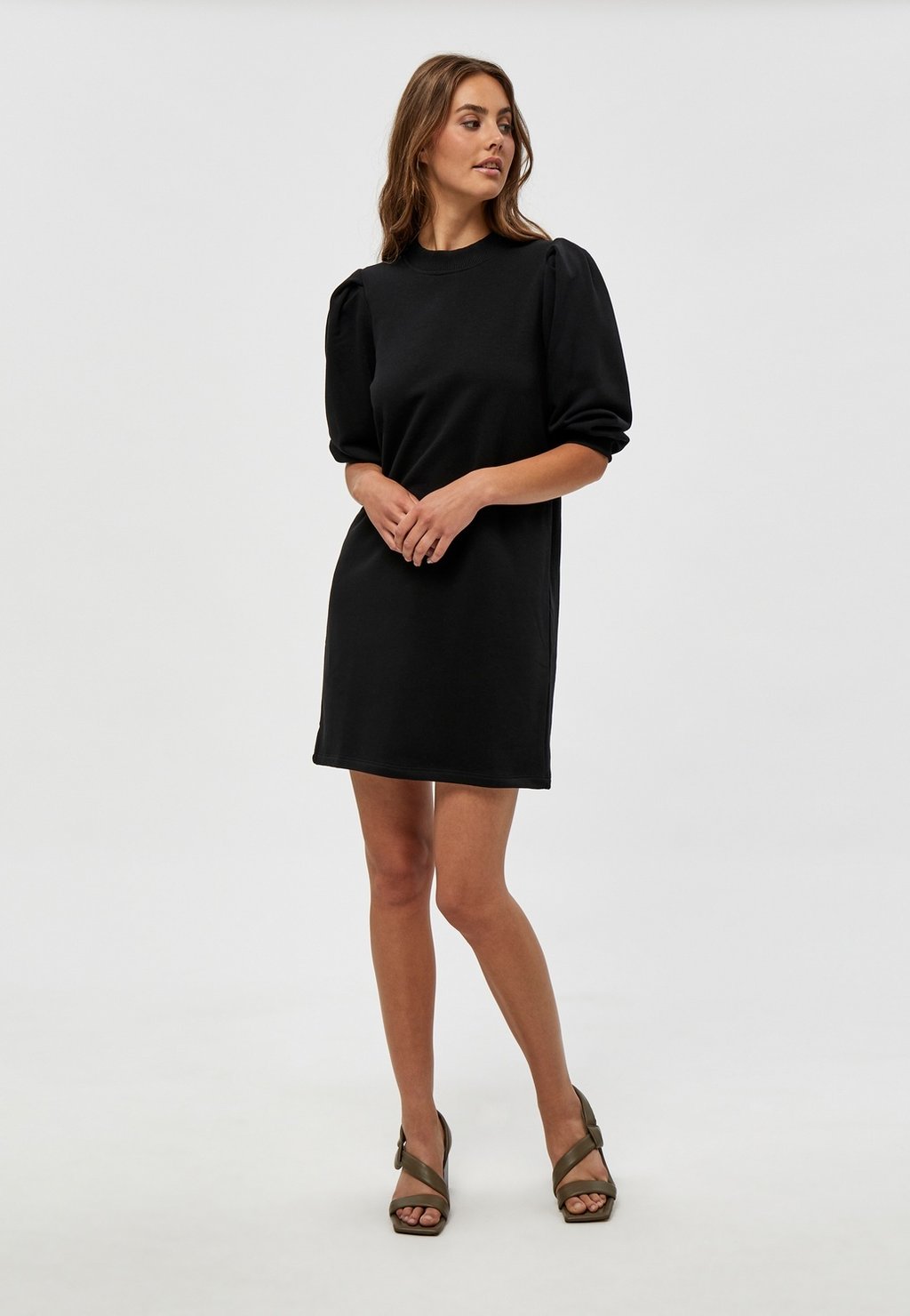 Повседневное платье MIKA 3/4 SLEEVE Minus, черный
Повседневное платье MIKA 3/4 SLEEVE Minus, черный