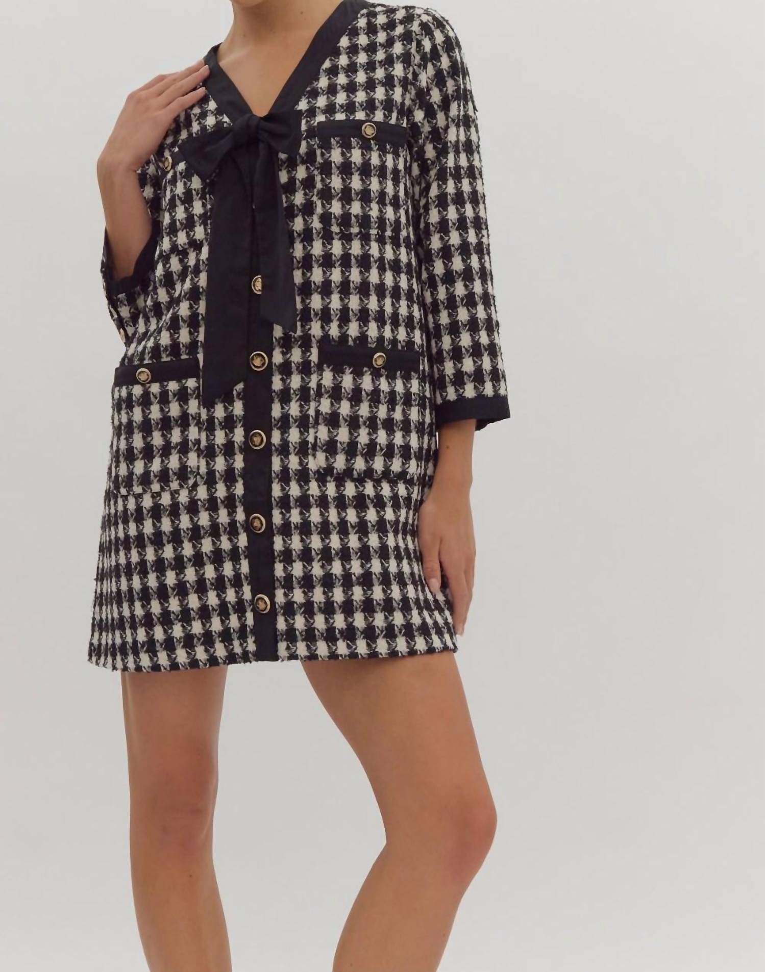 Платье из твида с завязкой черного цвета entro
Платье из твида с завязкой черного цвета entro