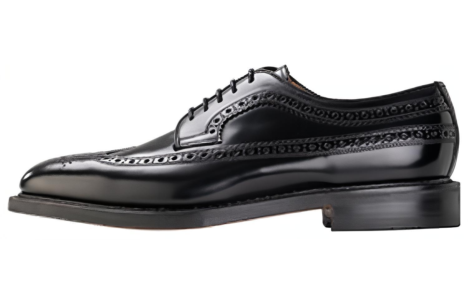 Мужские туфли Loake черные на низком каблуке
Мужские туфли Loake черные на низком каблуке