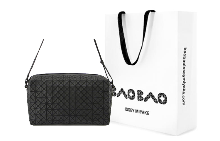 ISSEY MIYAKE Плечевая сумка через плечо из ПВХ для фотоаппарата унисекс черная 
ISSEY MIYAKE Плечевая сумка через плечо из ПВХ для фотоаппарата унисекс черная