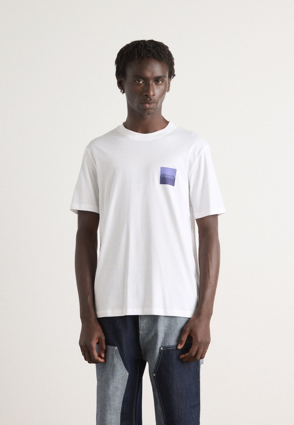 Базовая футболка DAPUSI HUGO, белый
Базовая футболка DAPUSI HUGO, белый