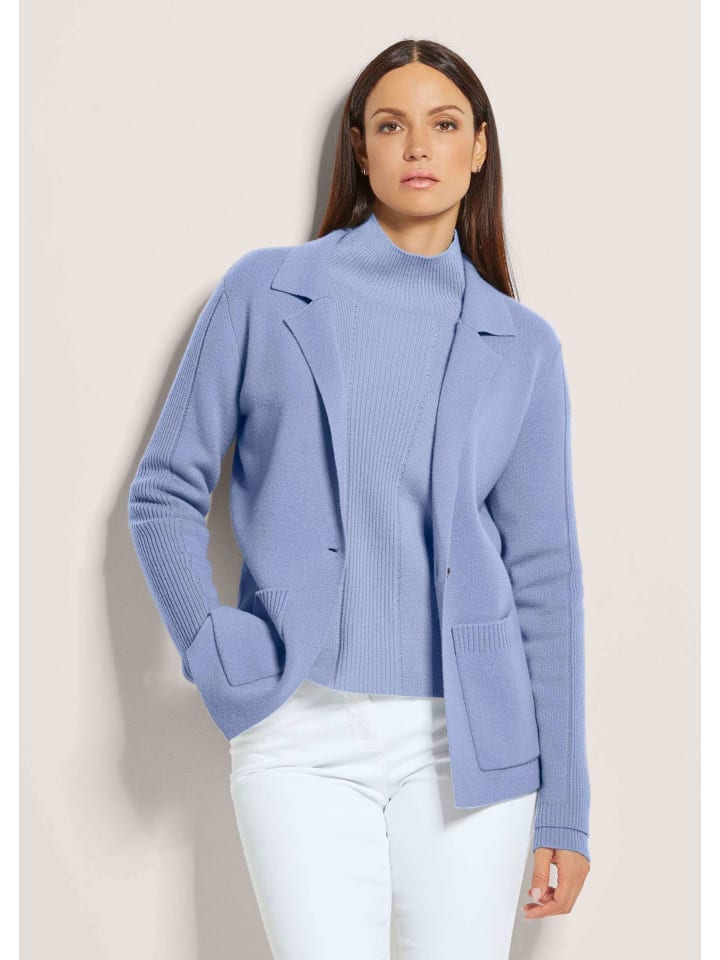 MADELEINE Кардиган из мериносовой шерсти и кашемира стального синего цвета
MADELEINE Кардиган из мериносовой шерсти и кашемира стального синего цвета