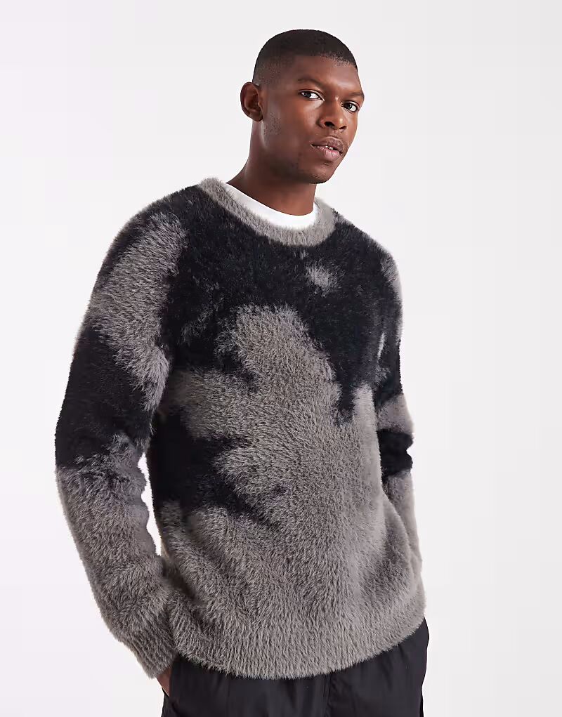 Свободный пушистый вязаный джемпер с абстрактным принтом черного и серого цветов Asos Design
Свободный пушистый вязаный джемпер с абстрактным принтом черного и серого цветов Asos Design
