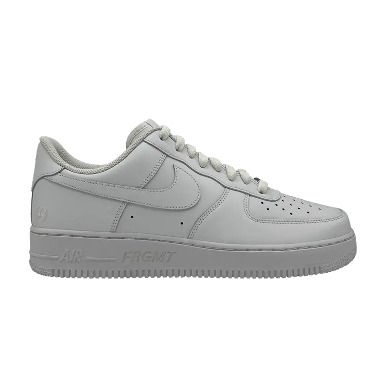 Кроссовки Nike Fragment Design x Air Force 1 'Triple White', белый
Кроссовки Nike Fragment Design x Air Force 1 'Triple White', белый