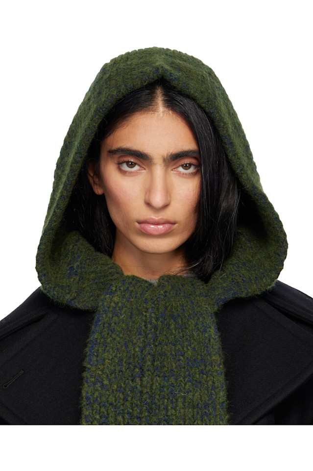 Dries Van Noten Зеленый шерстяной шарф с капюшоном
Dries Van Noten Зеленый шерстяной шарф с капюшоном