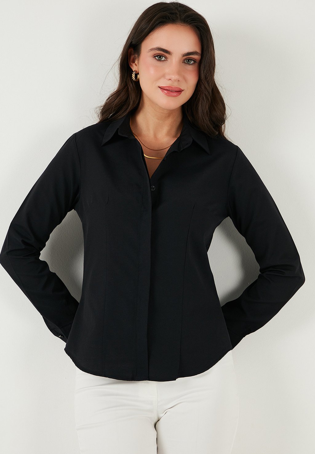 Блузка на пуговицах SLIM FIT LELA, черный 
Блузка на пуговицах SLIM FIT LELA, черный