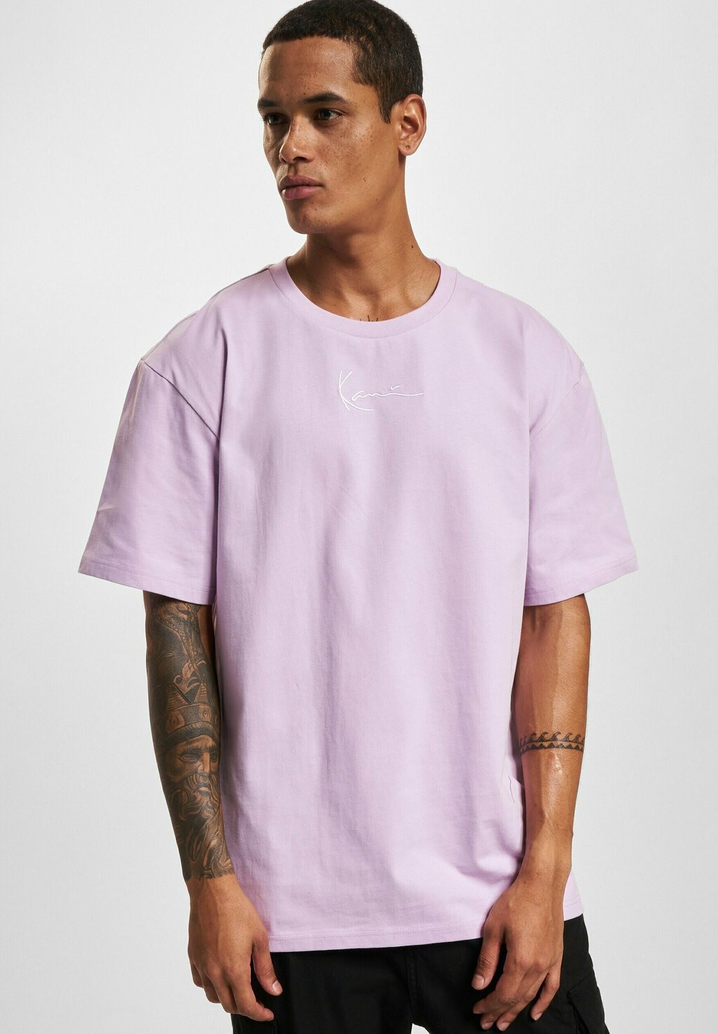 Базовая футболка KM-TE011-080-02 KK SMALL SIGNATURE ESSENTIAL Karl Kani, сиреневый, Фиолетовый, Базовая футболка KM-TE011-080-02 KK SMALL SIGNATURE ESSENTIAL Karl Kani, сиреневый
Базовая футболка KM-TE011-080-02 KK SMALL SIGNATURE ESSENTIAL Karl Kani, сиреневый, Фиолетовый, Базовая футболка KM-TE011-080-02 KK SMALL SIGNATURE ESSENTIAL Karl Kani, сиреневый
