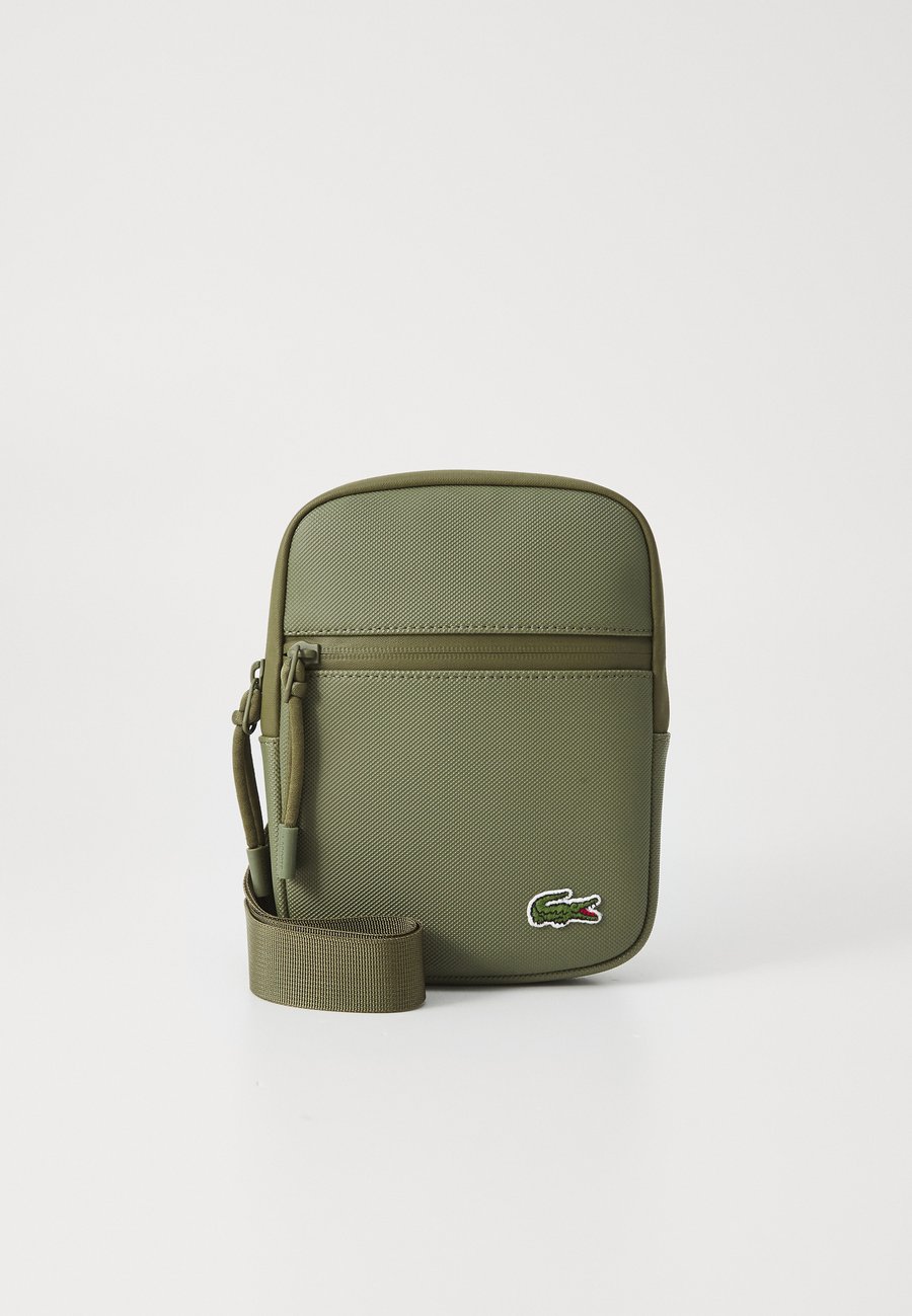 Сумка кросс-боди Lacoste CROSSOVER BAG UNISEX, Ivy Green/Green
Сумка кросс-боди Lacoste CROSSOVER BAG UNISEX, Ivy Green/Green