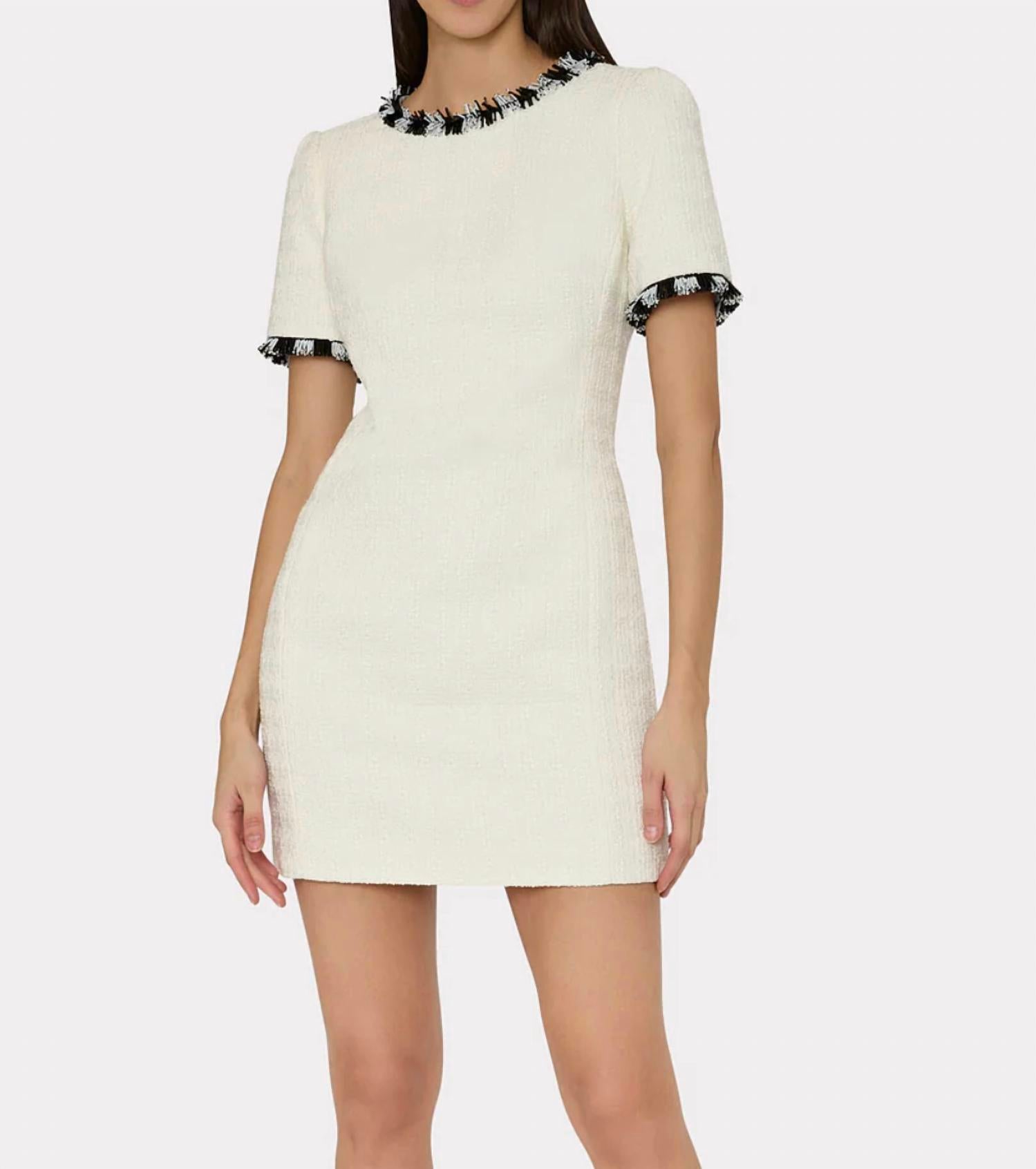 Платье Hyannis с бахромой из бисера в цвете экрю MILLY, Ecru
Платье Hyannis с бахромой из бисера в цвете экрю MILLY, Ecru