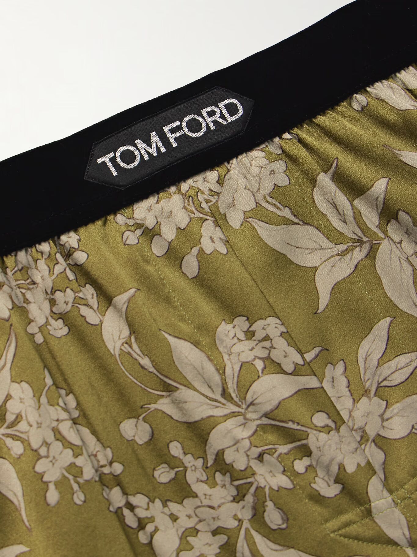 Боксеры из эластичного шелкового атласа с цветочным принтом TOM FORD, зеленый
Боксеры из эластичного шелкового атласа с цветочным принтом TOM FORD, зеленый