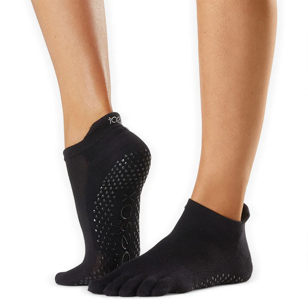 Носки Toesox Grip F/T short, черный 
Носки Toesox Grip F/T short, черный