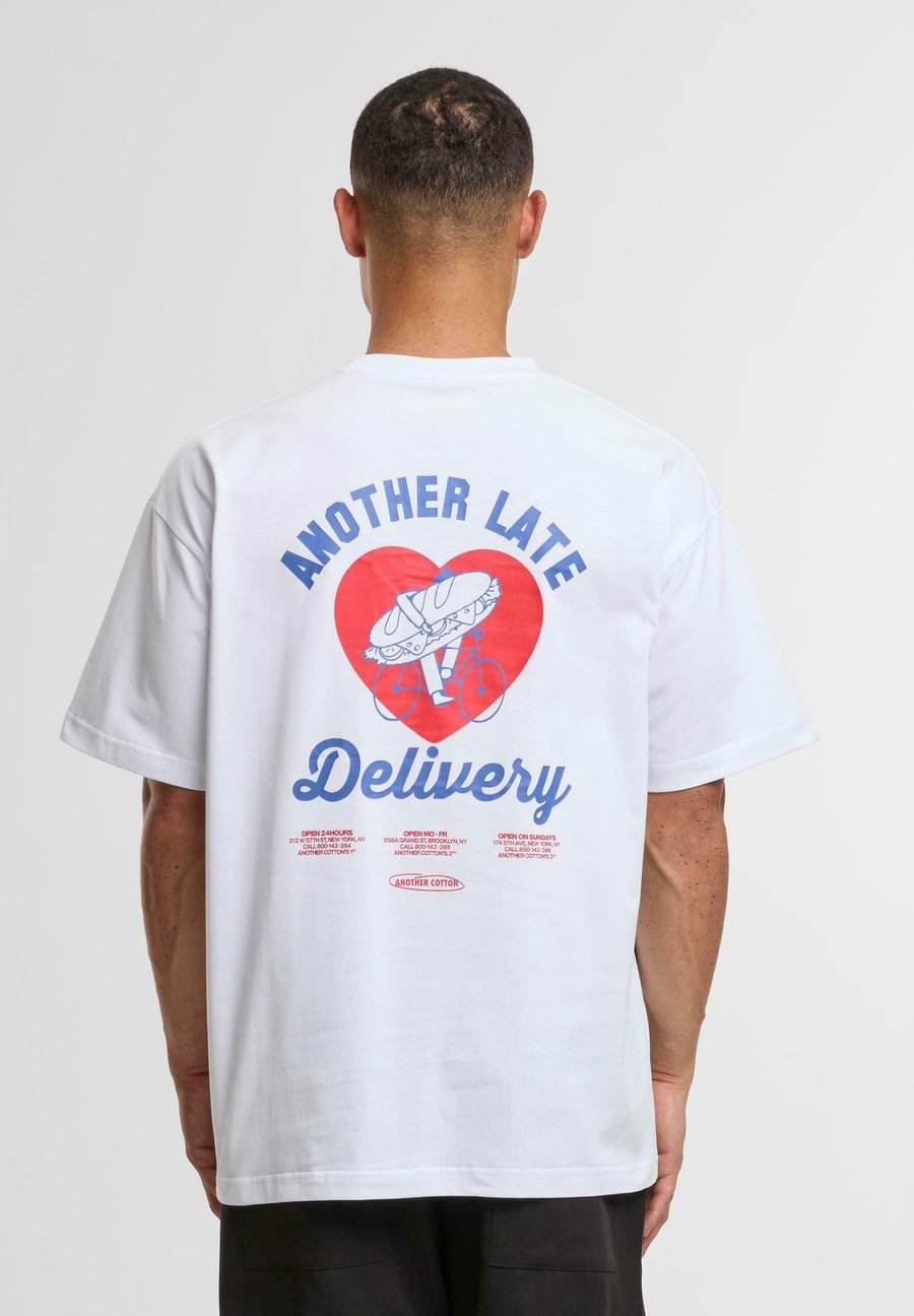 Футболка Another Cotton Lab LATE DELIVERY, White, Белый, Футболка Another Cotton Lab LATE DELIVERY, White
Футболка Another Cotton Lab LATE DELIVERY, White, Белый, Футболка Another Cotton Lab LATE DELIVERY, White