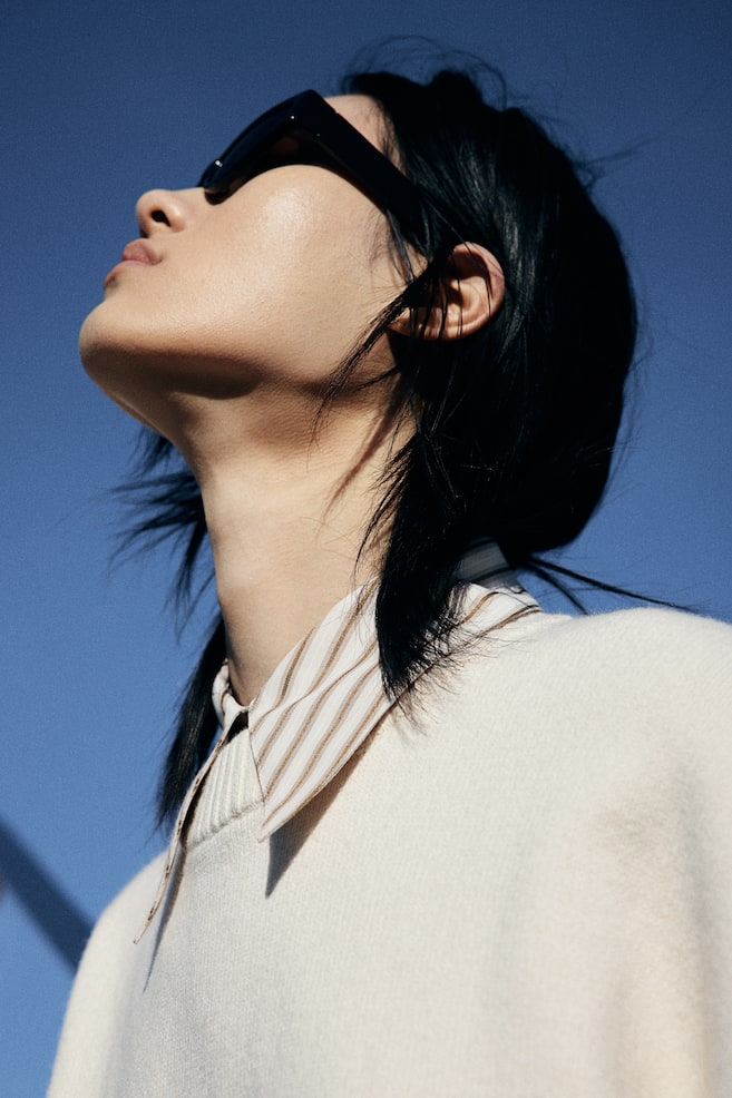 Свитер тонкой вязки H&M, бежевый
Свитер тонкой вязки H&M, бежевый