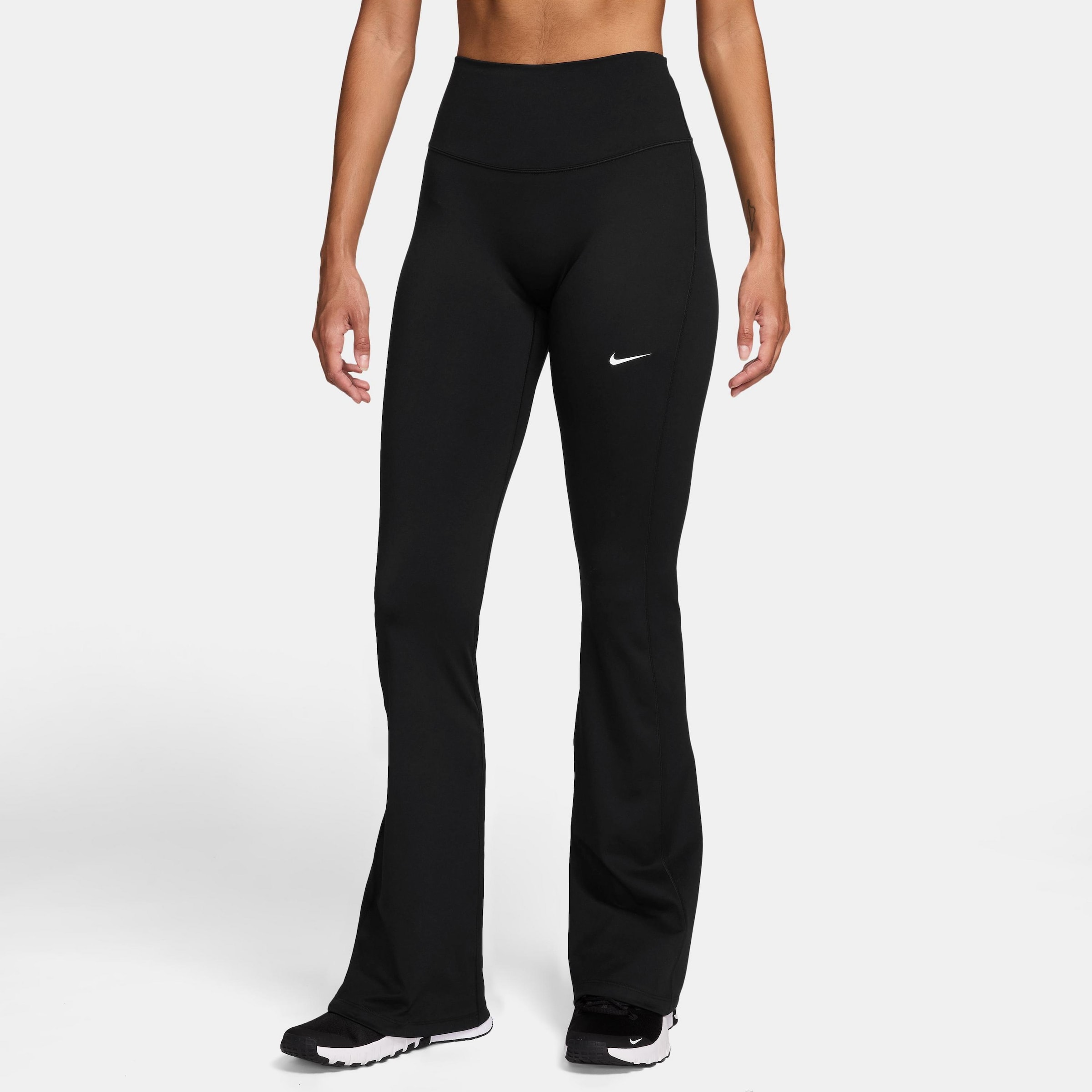 NIKE Расклешенные спортивные штаны 'ONE' в черном цвете
NIKE Расклешенные спортивные штаны 'ONE' в черном цвете