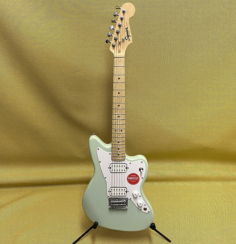 Электрогитара 037-0125-557 Squier by Fender Mini Jazzmaster HH Electric Guitar Maple Neck Surf Green
Электрогитара 037-0125-557 Squier by Fender Mini Jazzmaster HH Electric Guitar Maple Neck Surf Green