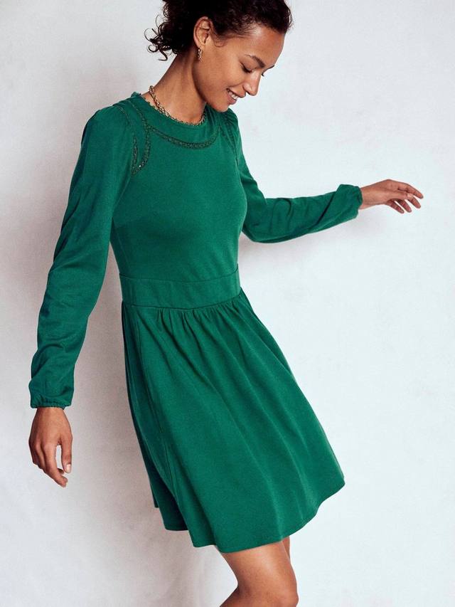 Платье Mila с вышивкой из джерси Boden, Emerald Night
Платье Mila с вышивкой из джерси Boden, Emerald Night