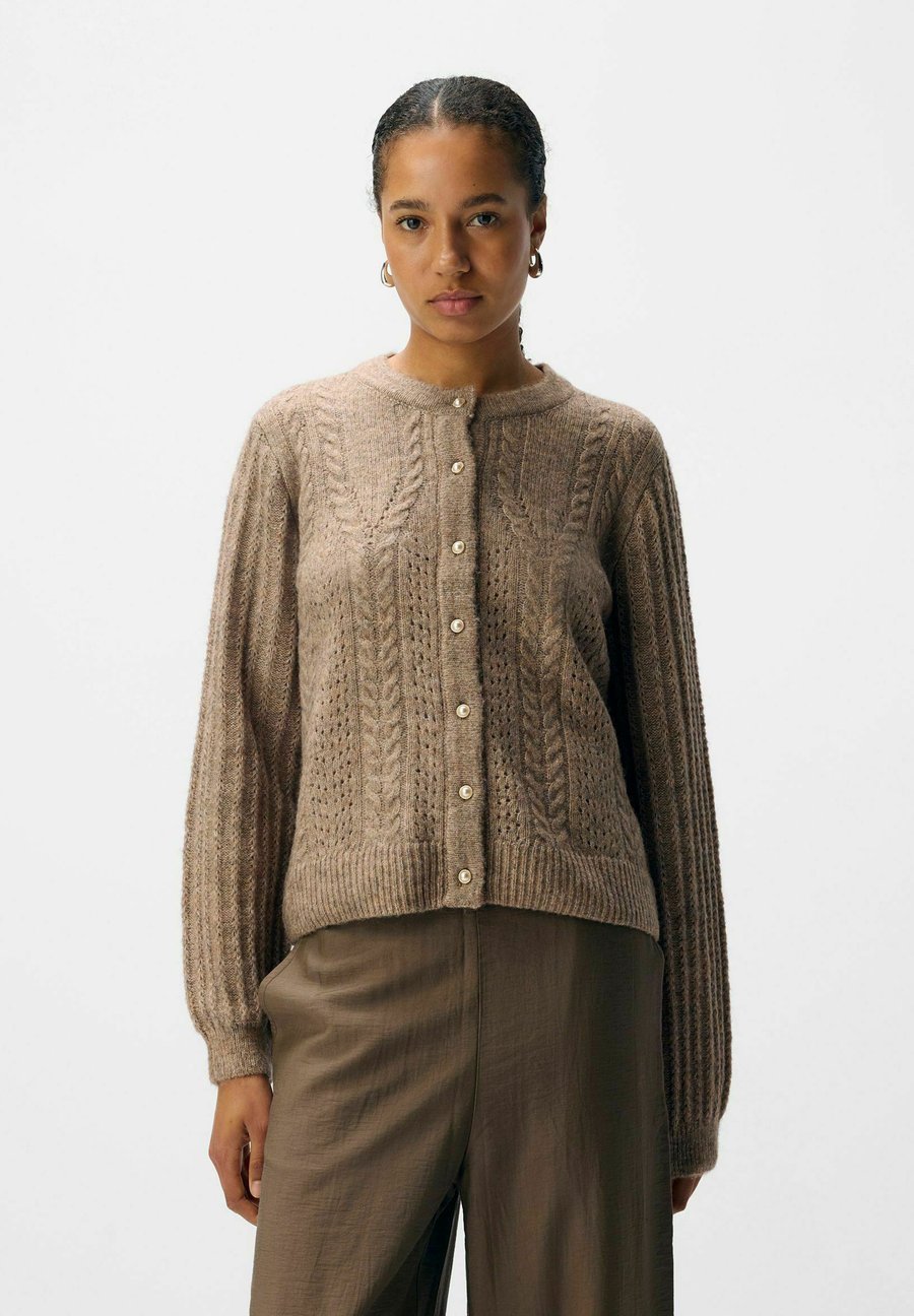 Кардиган Object OBJFLORA, Desert Taupe/Taupe
Кардиган Object OBJFLORA, Desert Taupe/Taupe