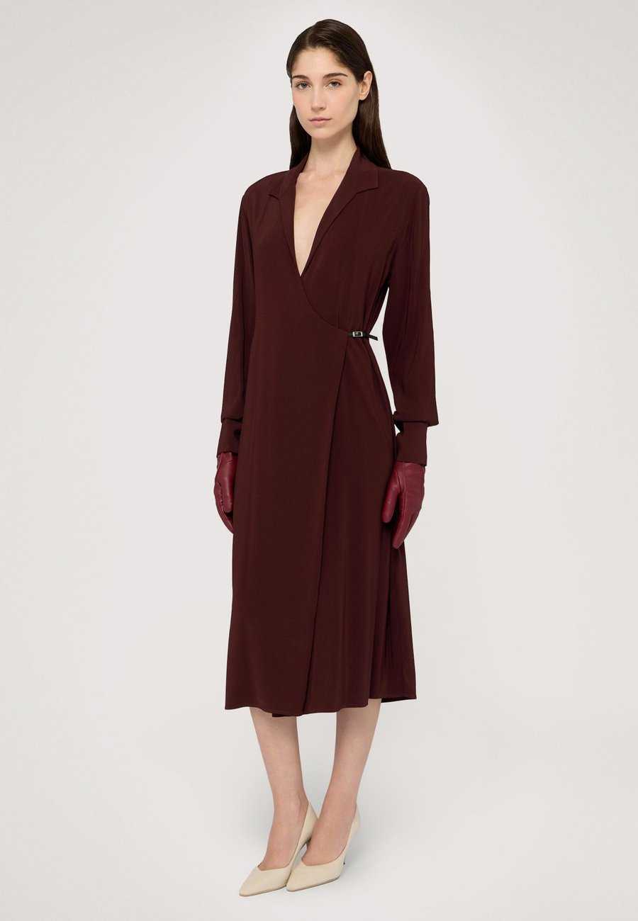 Платье Trussardi CON FIBBIE, Brown Bologna/Brown
Платье Trussardi CON FIBBIE, Brown Bologna/Brown