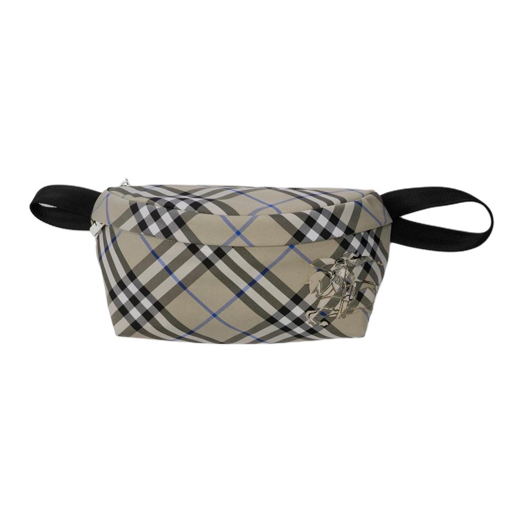 Burberry Полиэстеровый поясной мешок мужской мохово-зеленый
Burberry Полиэстеровый поясной мешок мужской мохово-зеленый