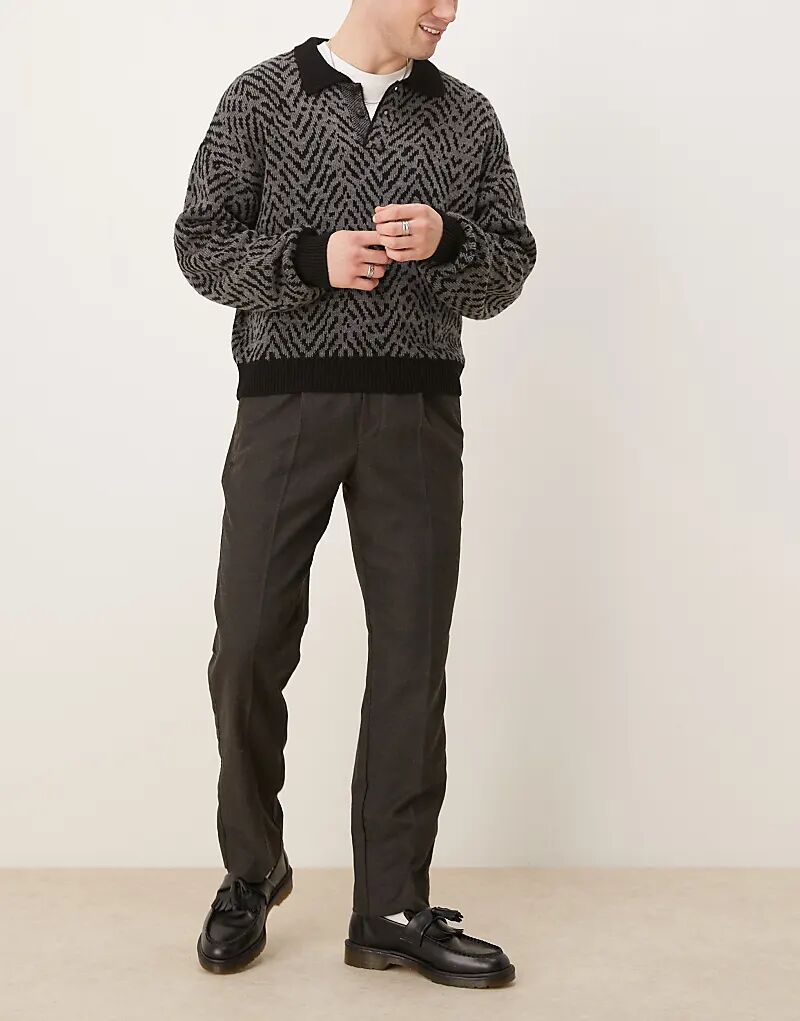 Надеть свободные брюки цвета древесного угля Abercrombie & Fitch
Надеть свободные брюки цвета древесного угля Abercrombie & Fitch