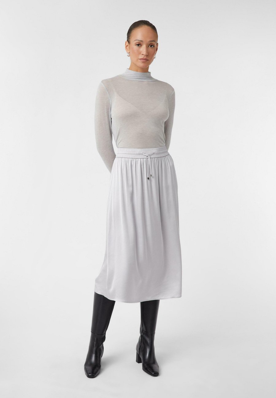 Юбка comma MIT ELASTIKBUND, Silber/White
Юбка comma MIT ELASTIKBUND, Silber/White