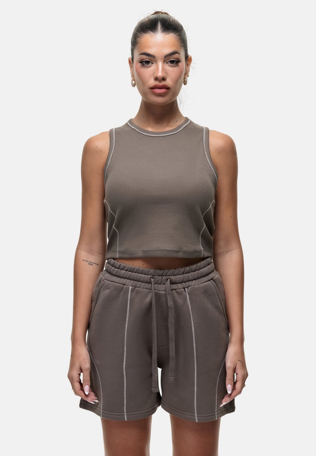 Топ Good For Nothing, серо-коричневый
Топ Good For Nothing, серо-коричневый