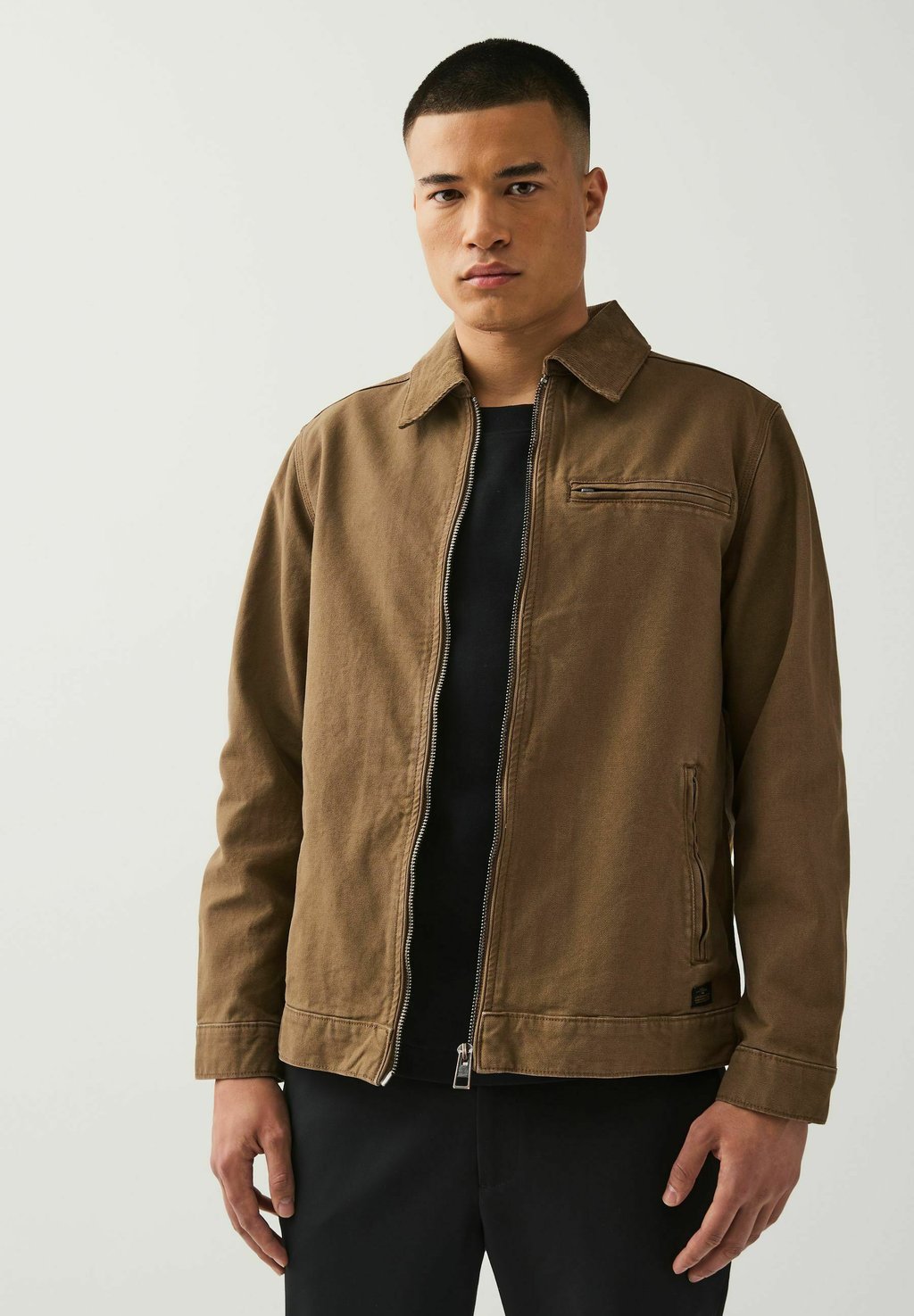 Легкая куртка REGULAR FIT Next, коричневый 
Легкая куртка REGULAR FIT Next, коричневый