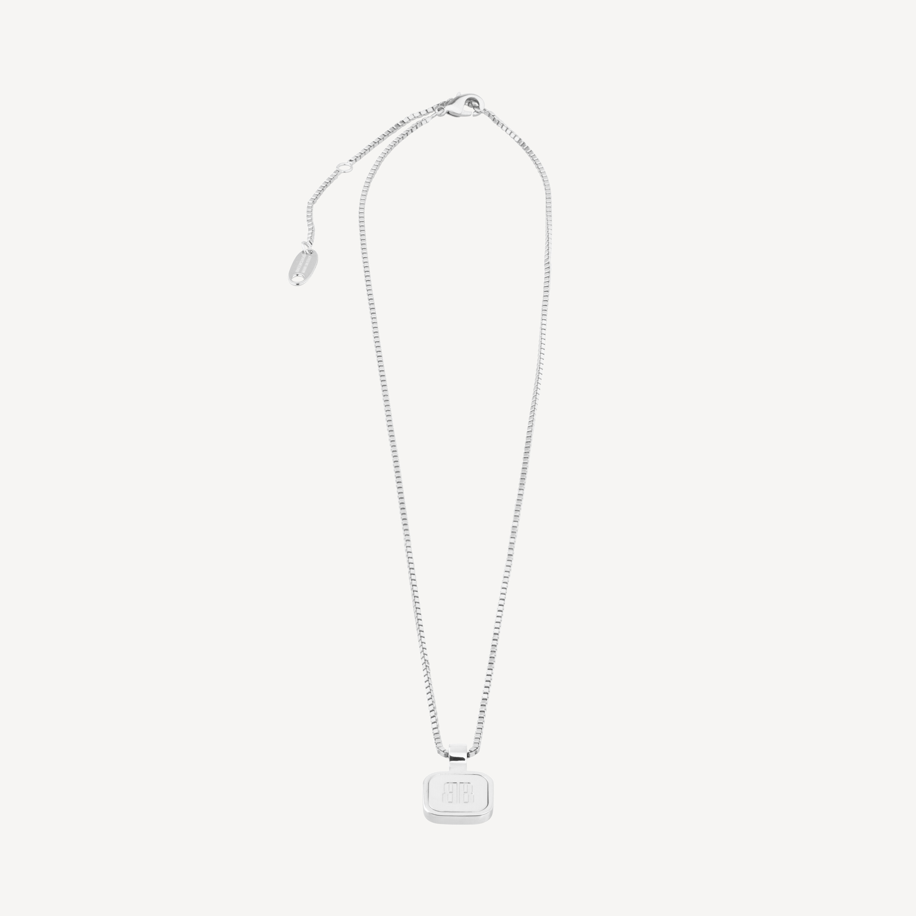 Длинное ожерелье с наноквадратом в серебристом цвете BALENCIAGA, серебристый
Длинное ожерелье с наноквадратом в серебристом цвете BALENCIAGA, серебристый