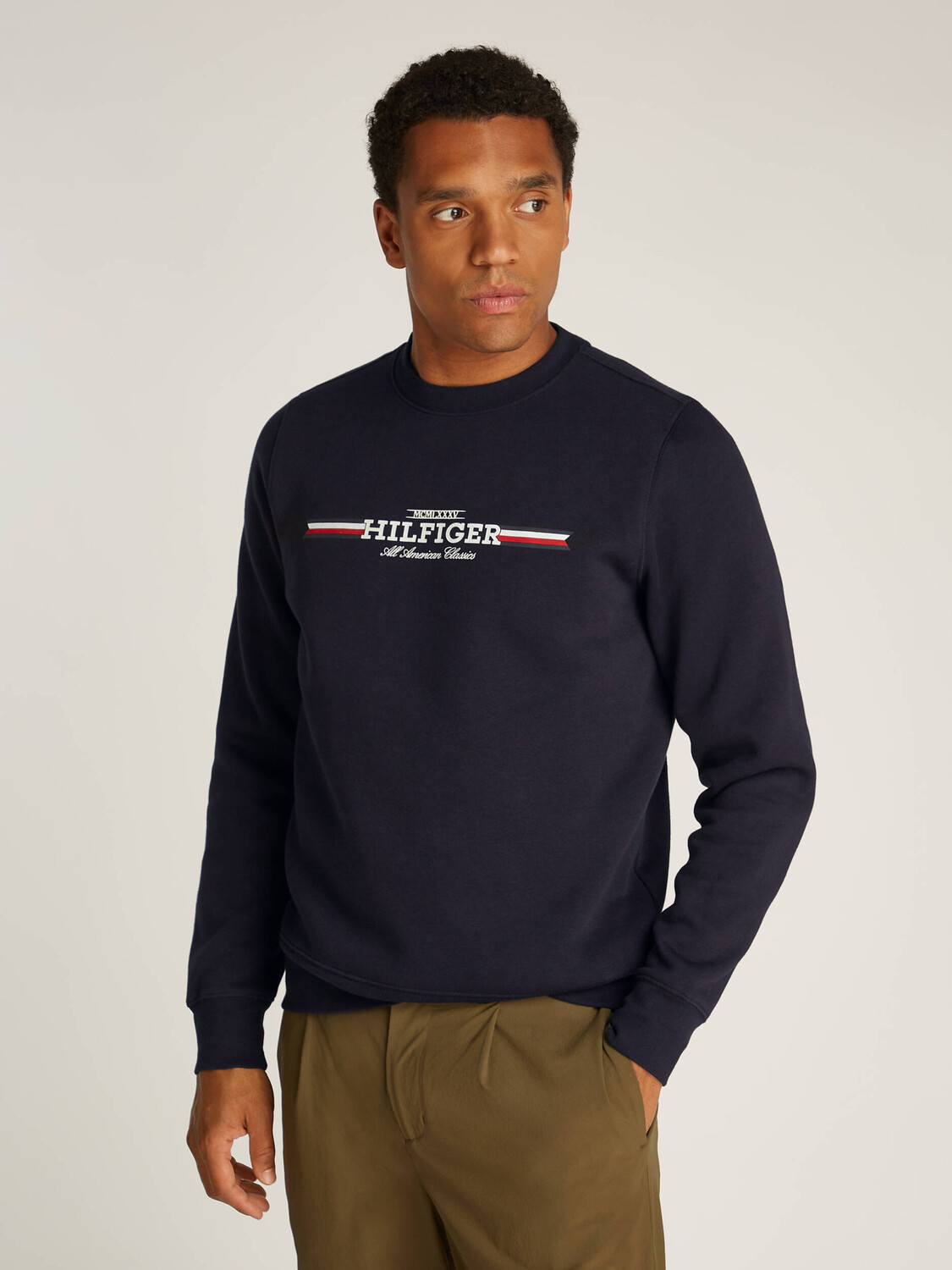 Толстовка Tommy Hilfiger Regular Fit, темно-синий 
Толстовка Tommy Hilfiger Regular Fit, темно-синий