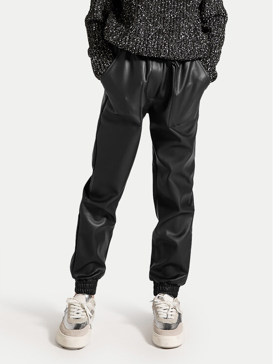 Брюки стандартного кроя из искусственной кожи Coccodrillo, черный
Брюки стандартного кроя из искусственной кожи Coccodrillo, черный