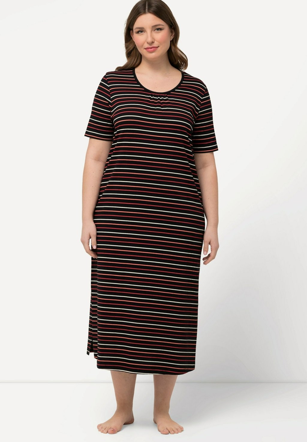 Ночная рубашка STRIPED SHORT SLEEVE Ulla Popken, черный
Ночная рубашка STRIPED SHORT SLEEVE Ulla Popken, черный