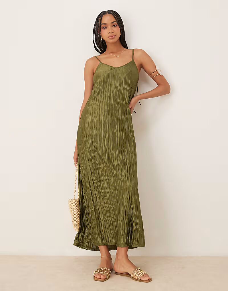 Платье-комбинация Vila plisse cami maxi оливкового цвета
Платье-комбинация Vila plisse cami maxi оливкового цвета