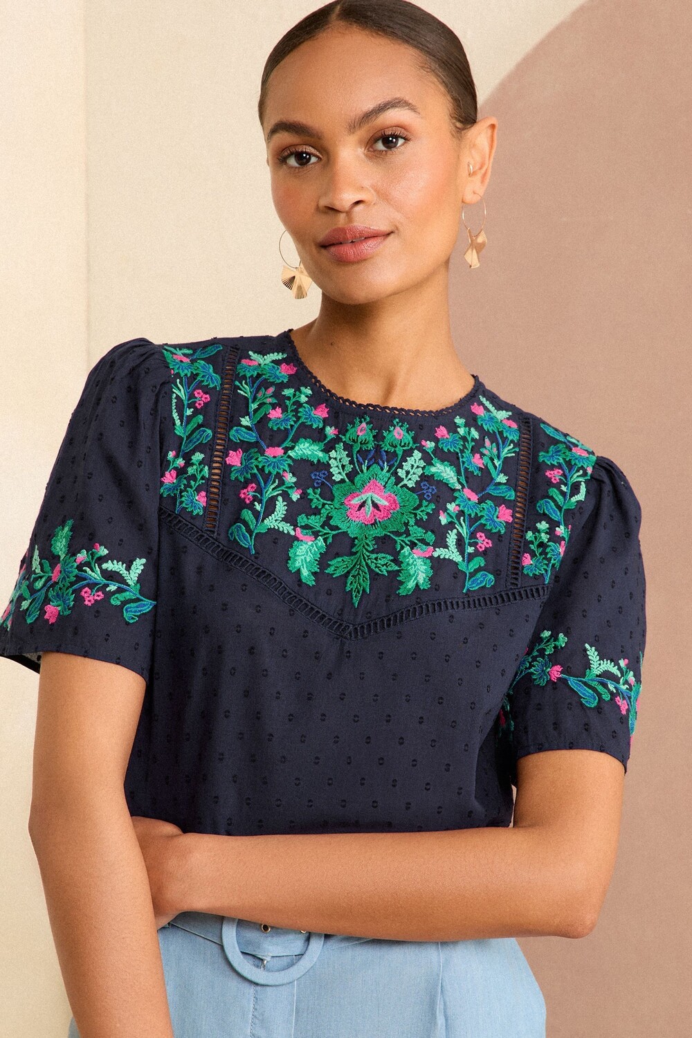 Блузка с вышитой кокеткой и рукавами фонариками Love & Roses, синий
Блузка с вышитой кокеткой и рукавами фонариками Love & Roses, синий