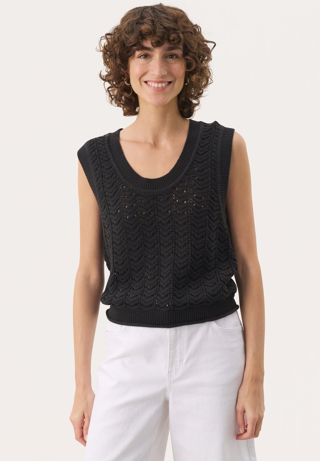 Топ RADKA WA Part Two, черный
Топ RADKA WA Part Two, черный