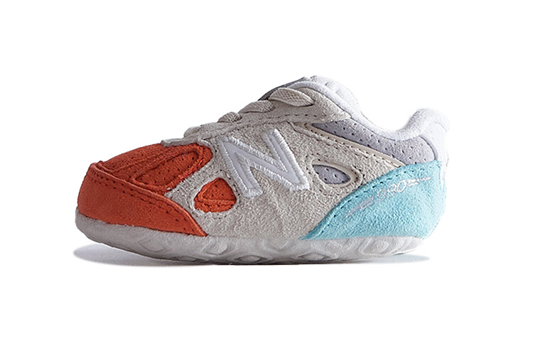 Кроссовки New Balance 990v4 Kith Cyclades C
Кроссовки New Balance 990v4 Kith Cyclades C