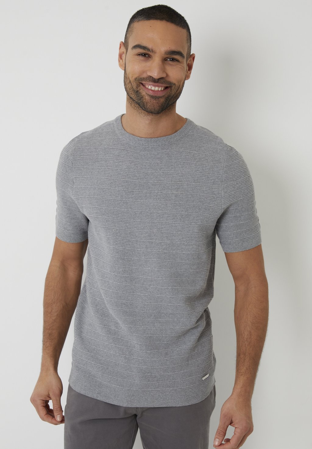 Базовая футболка TAYBOR Threadbare, светло-серый
Базовая футболка TAYBOR Threadbare, светло-серый