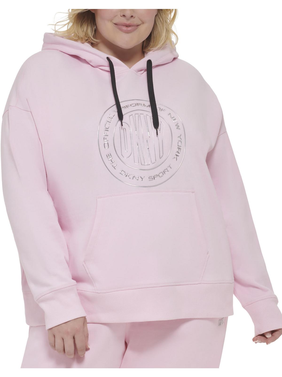 Плюс Женская толстовка с капюшоном с металлическим логотипом DKNY Sport, цвет pink lady
Плюс Женская толстовка с капюшоном с металлическим логотипом DKNY Sport, цвет pink lady