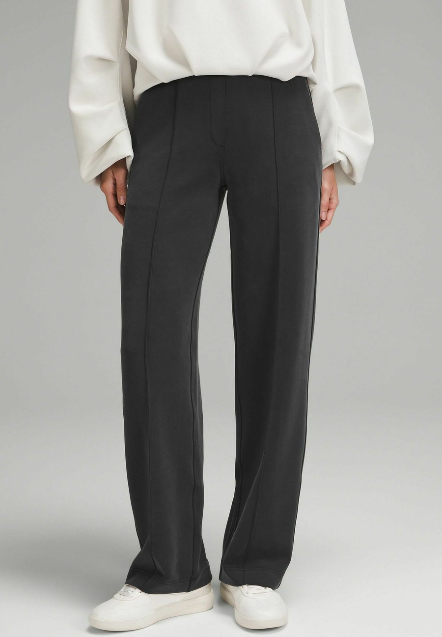 Брюки lululemon Softstreme Pintuck Mid-Rise Regular, Black/Not Defined
Брюки lululemon Softstreme Pintuck Mid-Rise Regular, Black/Not Defined