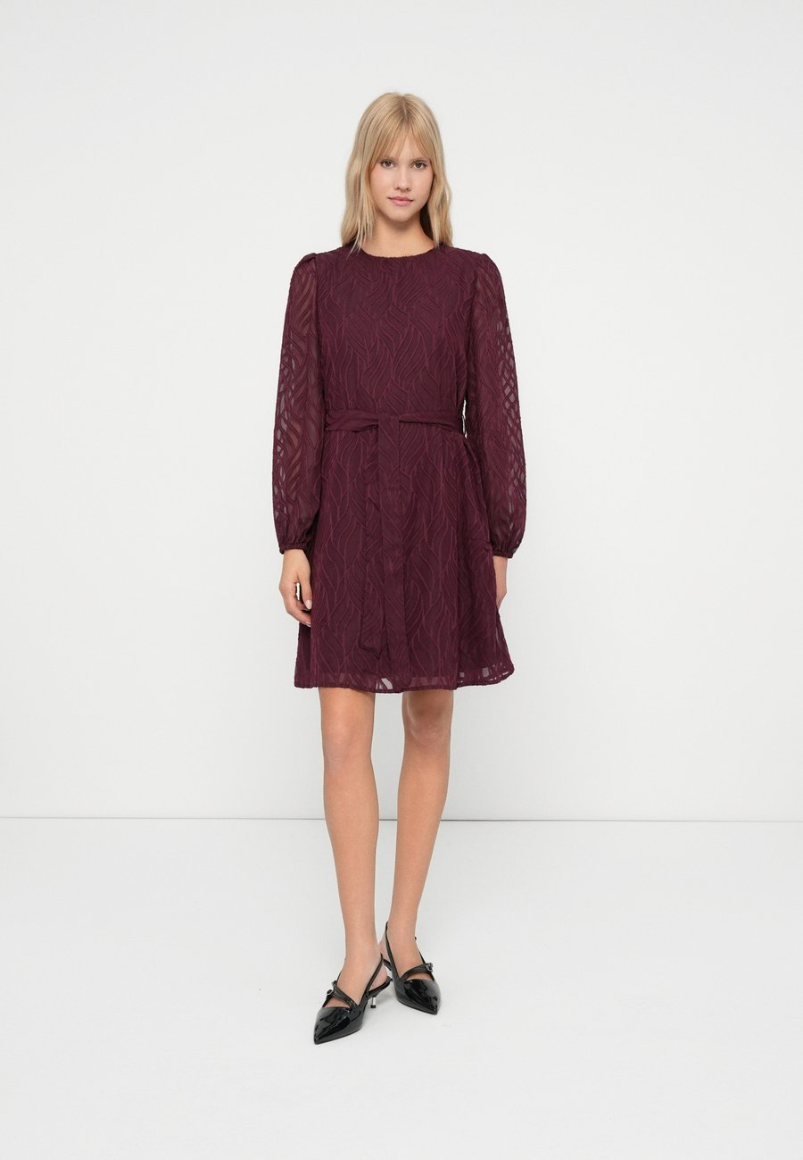 Платье VILA VIMIKA O-NECK, Fig/Dark Purple
Платье VILA VIMIKA O-NECK, Fig/Dark Purple